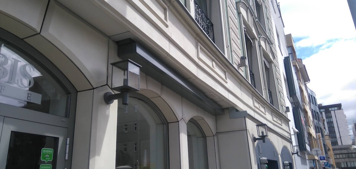 Cafe Orbis Bratislava, markíza Markilux 970